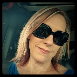 Meet your Posher, Angela